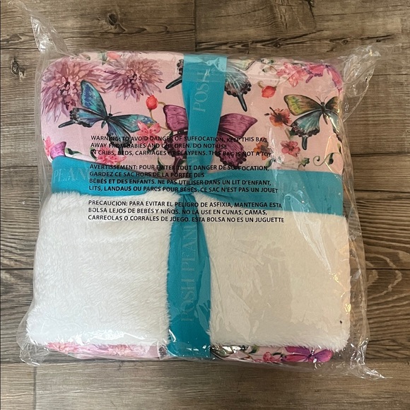 Posh Peanut Square Plush Patoo Pink and White Floral Butterfly Blanket - Picture 4 of 4
